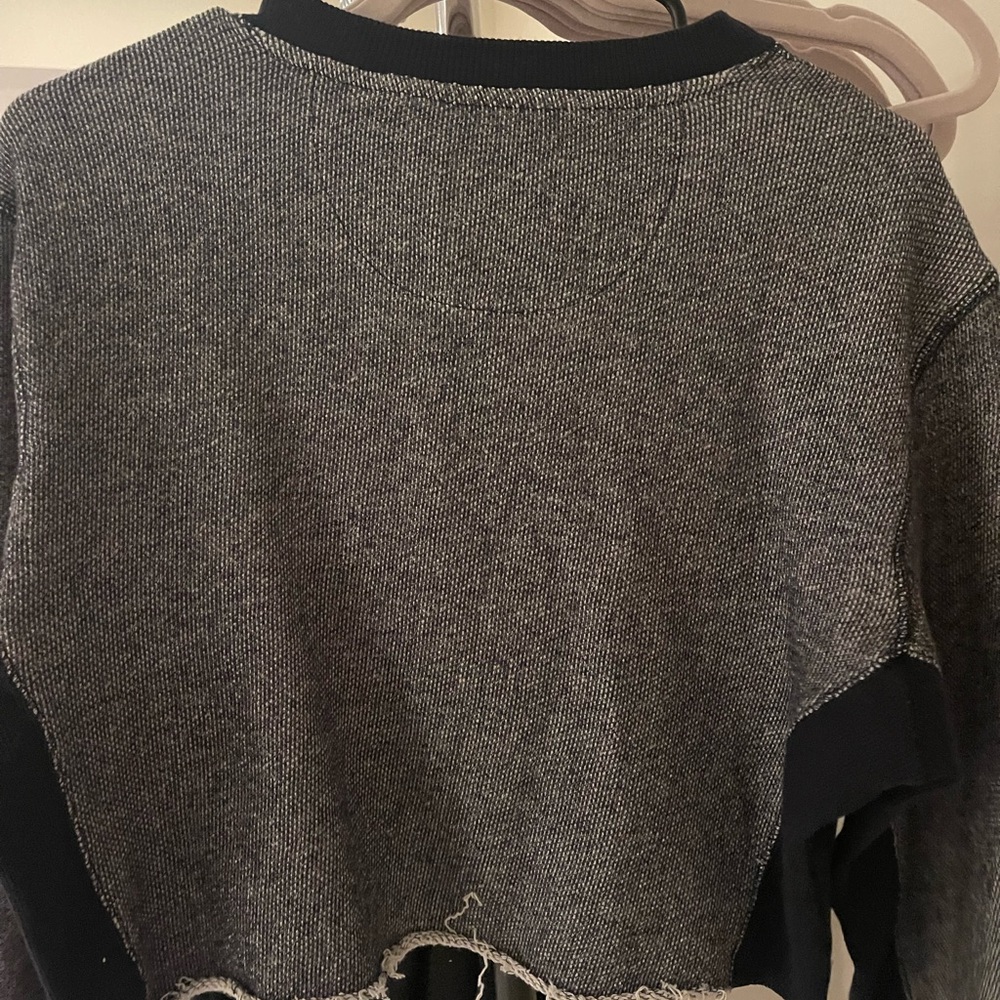 cropped long sleeve - Picture 4 of 6